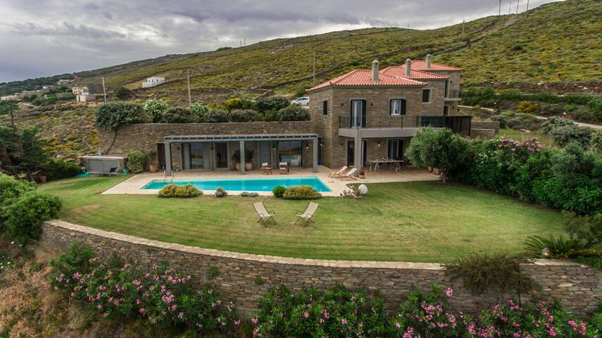 Villa Oliva – majestic views of Andros gallery image 2