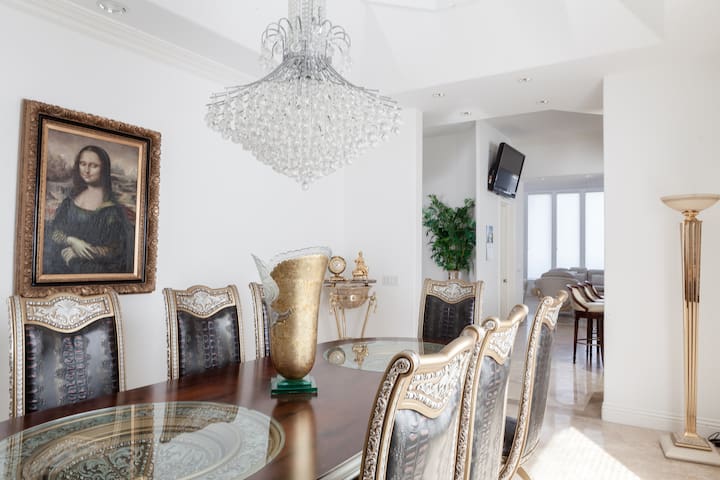 Beautiful Mansion 4bdr + 8baths gallery image 4