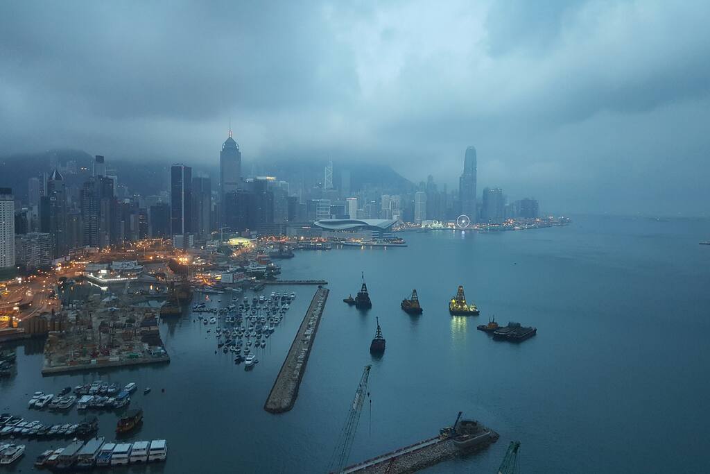Hong Kong harbour, early morning