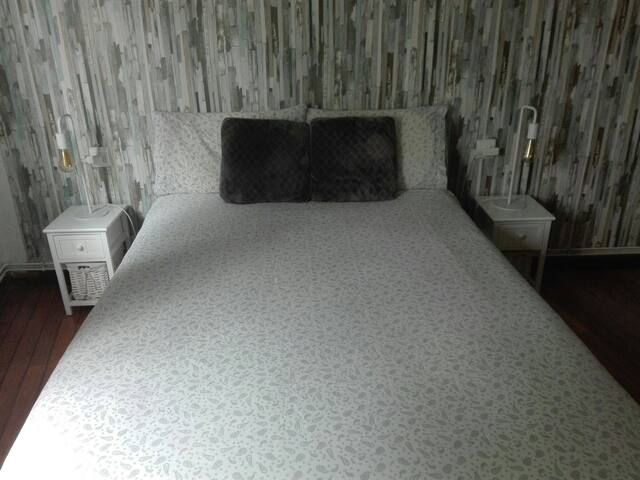 3Habitacion cercana al centro y estaciones