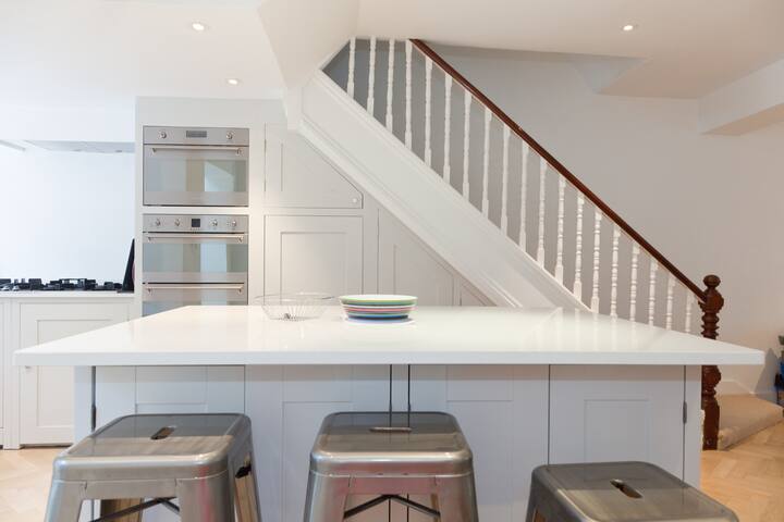 Lovely House Islington, Central Lon gallery image 3