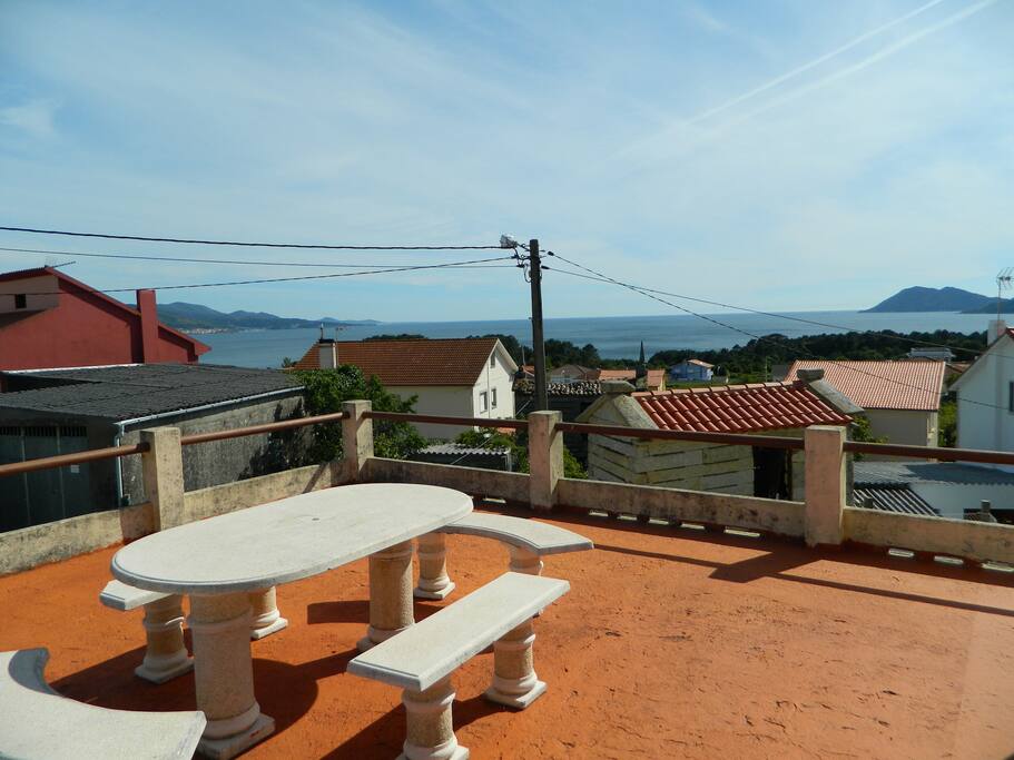 Terraza con vistas al Monte Louro y la Ría de Muros