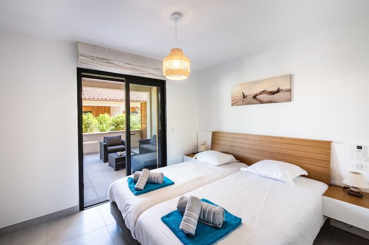 卧室2 ，可俯瞰额外露台