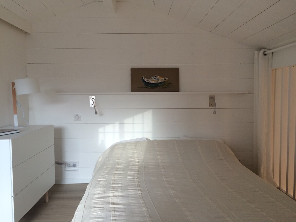 חדר שינה 2 (קומת ביניים)