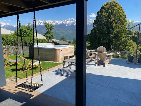 Villa, exceptional view with jacuzzi and sauna