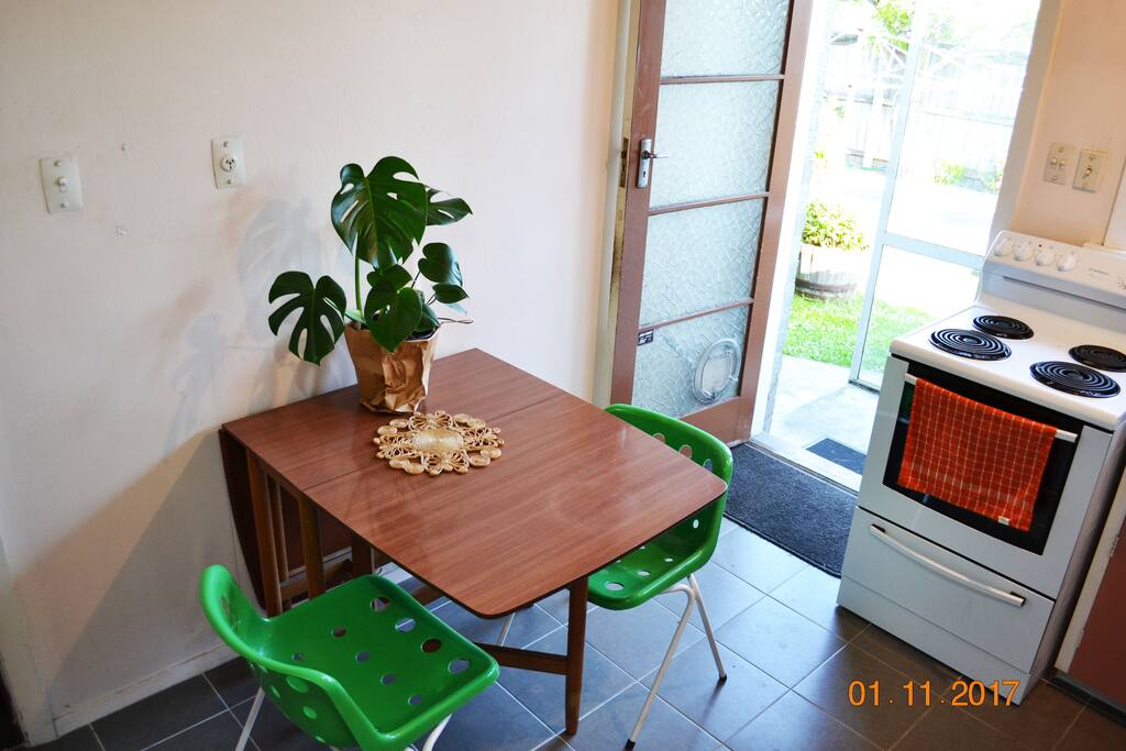 Kitchen area- dining table extendable
