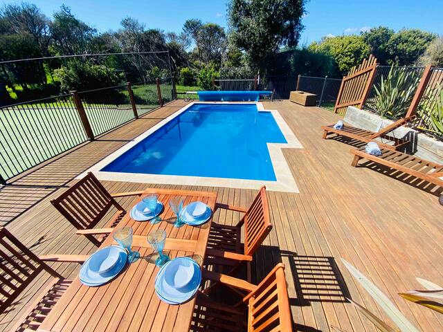 Rye Breakaway Oasis | Family Retreat & Entertainer gallery image 2