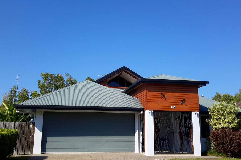 Harbour Haven with lock up garage for two cars