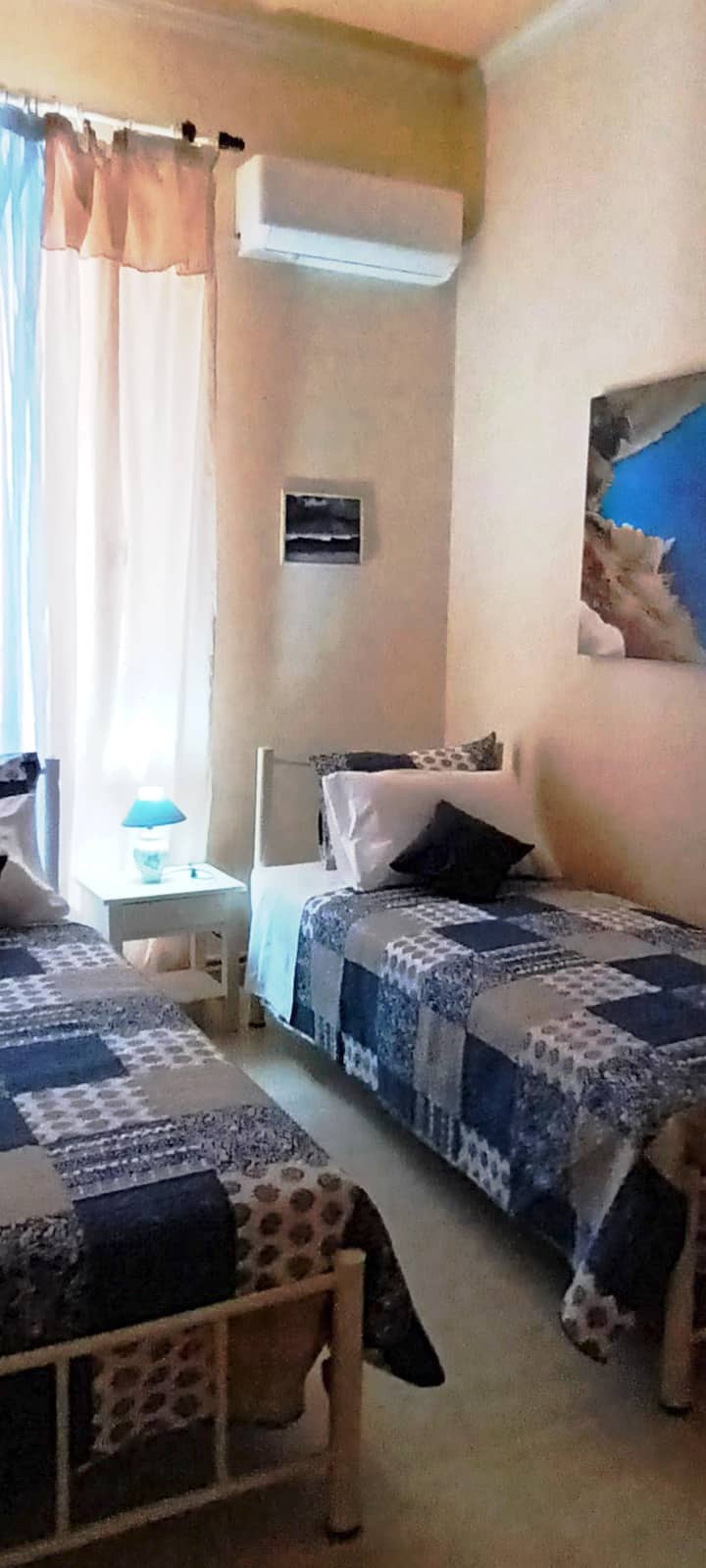 חדר שינה 2! אפשר לקבל 2 מיטות יחיד או לבוא יחד באותה קומה.