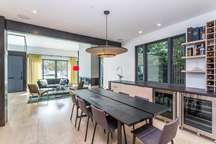 Stunning Contemporary Santa Monica Home- 4Br + 5Ba gallery image 5