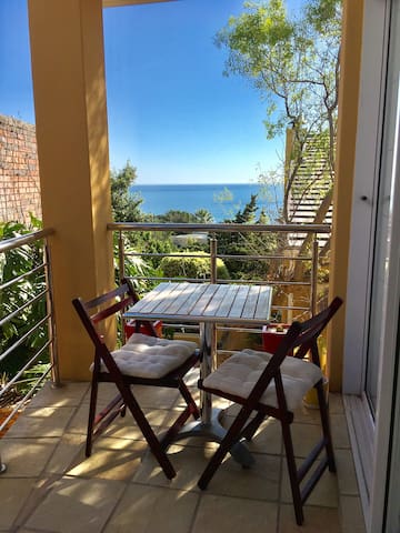 Camps Bay Family Cottage