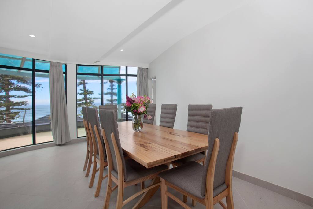 Dinner table with 8 chairs