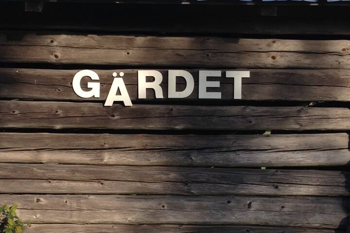 Timrad stuga på Gärdet i Gärdsmark