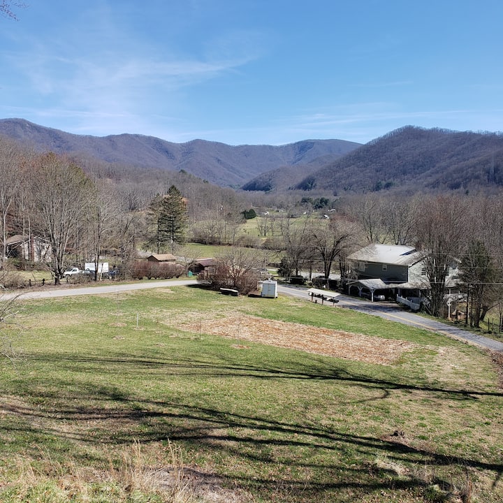 Cozy Mill Creek Cottage with fantastic view Houses for Rent in