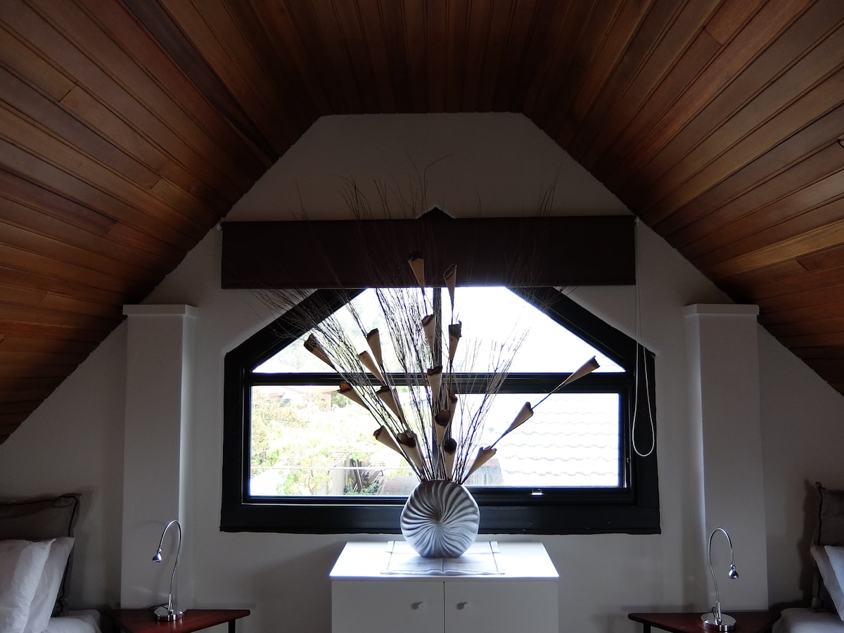 Mwonekano wa roshani ya mbele.