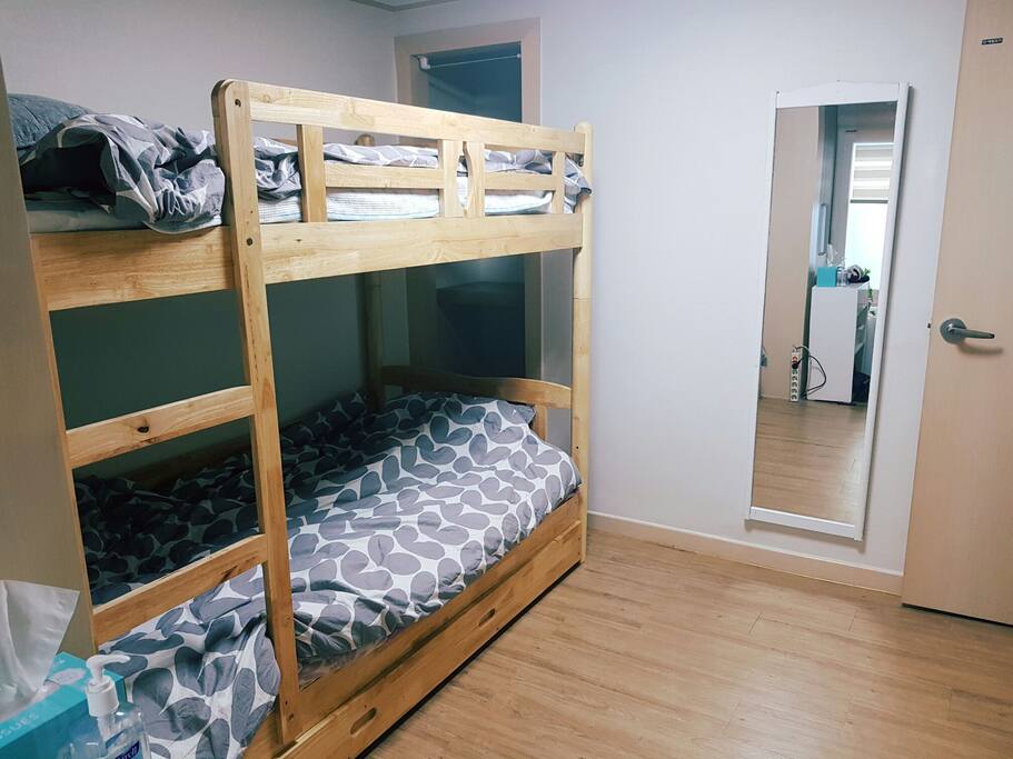 double deck bed