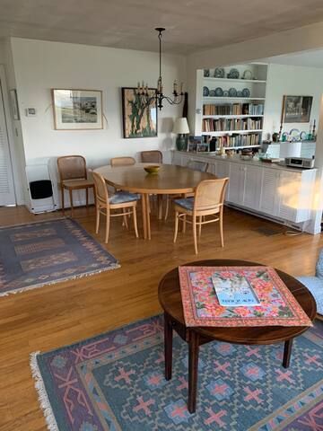 Ocean Front Paradise with beach. gallery image 4