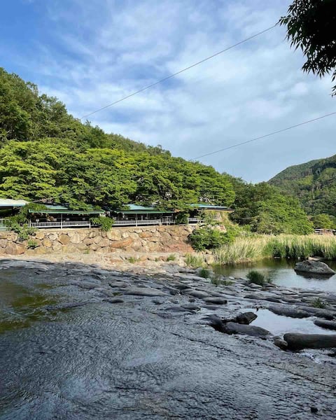 Cabin House Private House - Hwangto House located right in front of Okyong Valley
