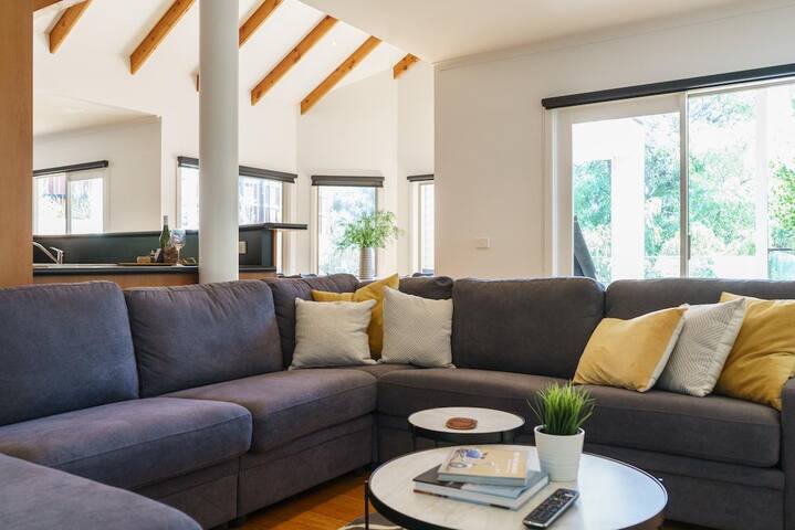 Nelson by the Sea – Sunday for Free gallery image 2