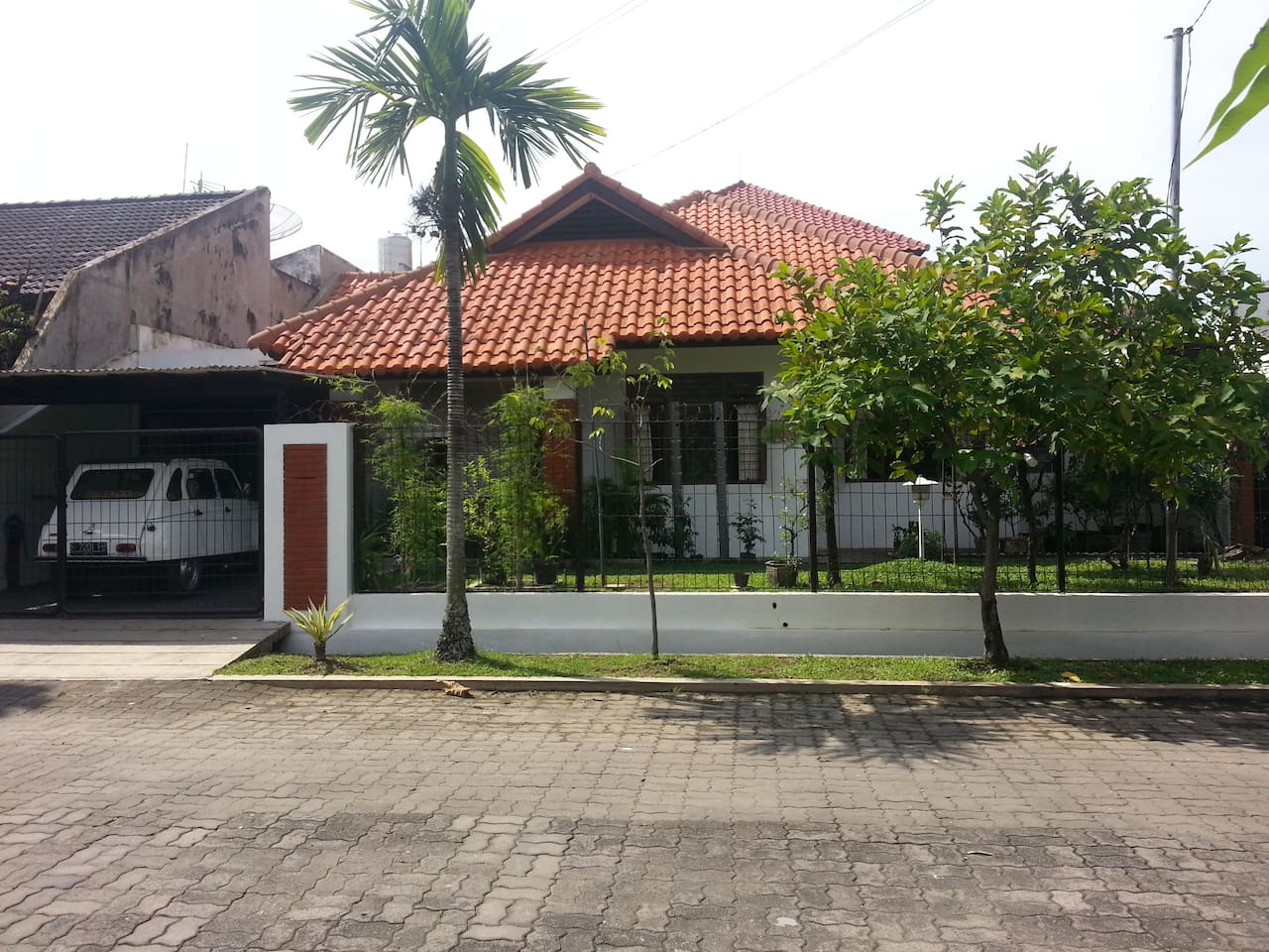 Rumah Utama Garden Villa South Surabaya Villas For Rent In