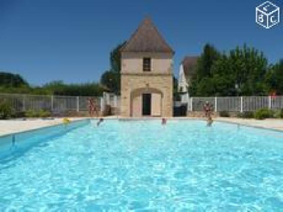 piscine ouverte de mai à septembre