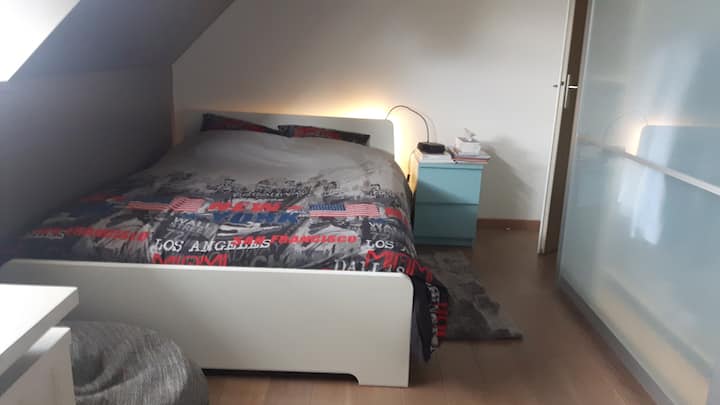 veľká spálňa, posteľ 140 cm