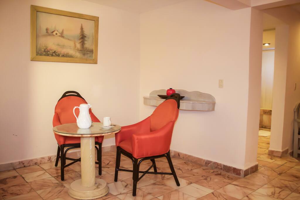 agradable decoración elegante y discreta.