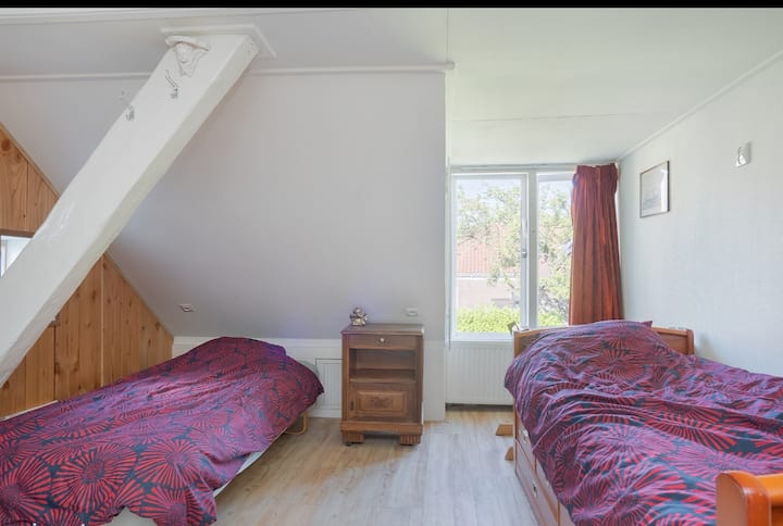 1 سرير مزدوج و 1 سرير فردي