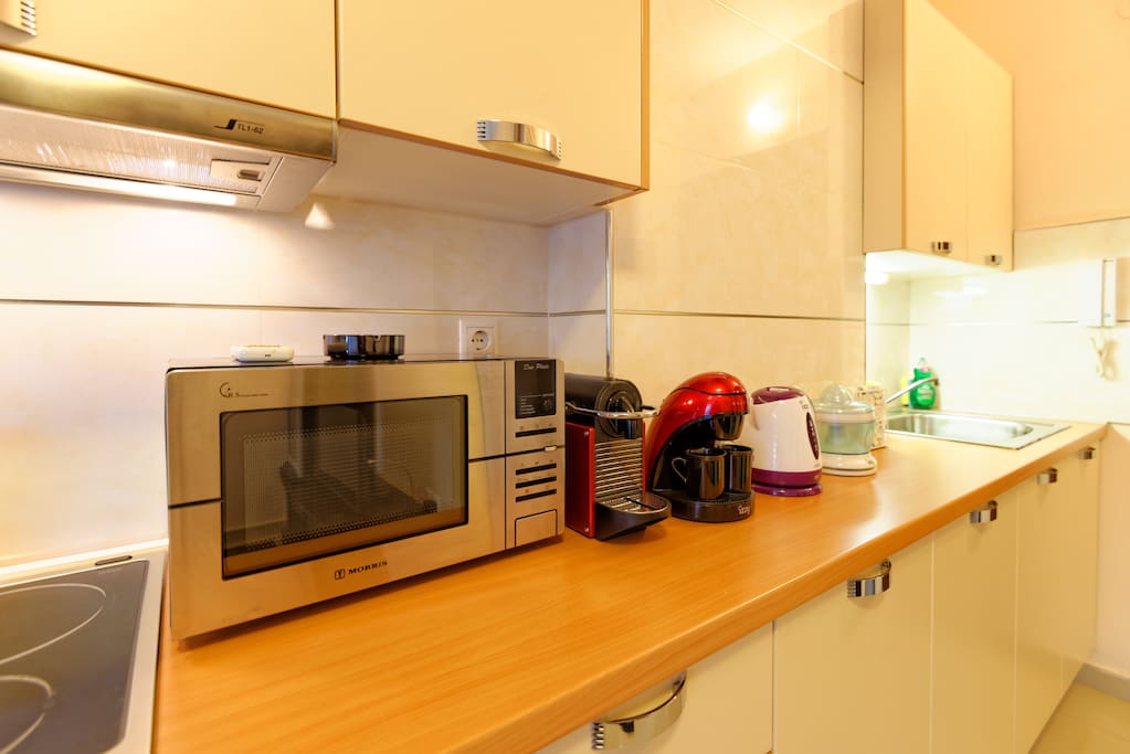 Kitchen, equipped with stove top, microwave/grill oven, Nespresso, filter coffee machine, etc.