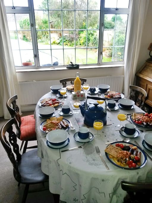 Full Fry Anyone :) - Access to Kitchen and Dinning Room