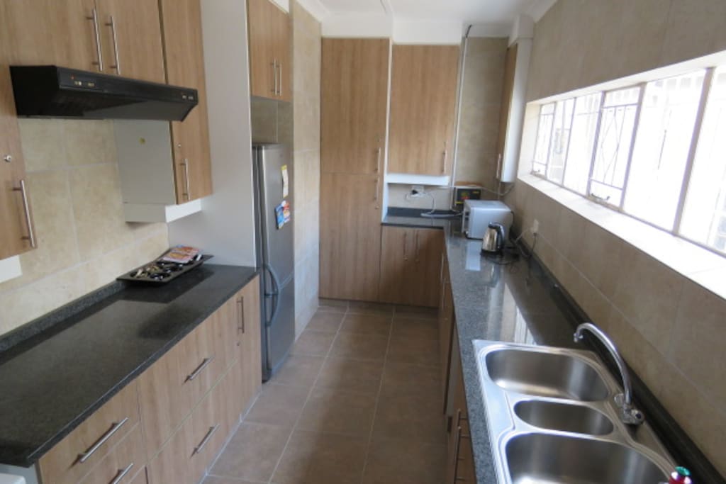 Fully fitted kitchen