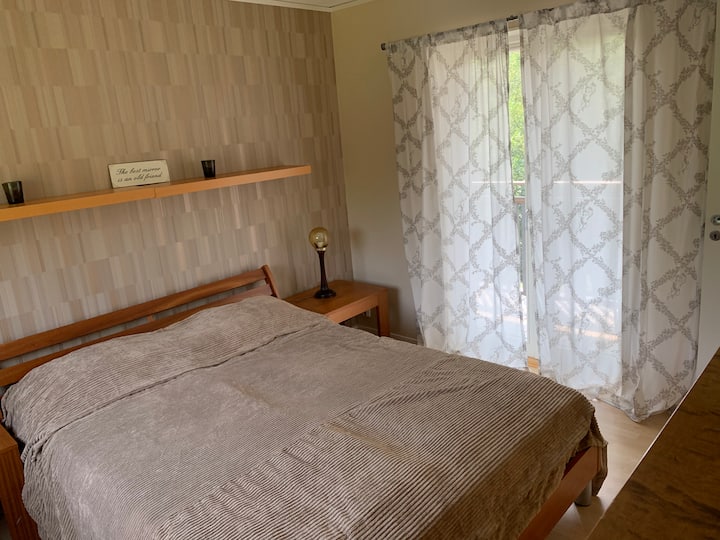 Chumba cha kulala 1 Juu, Double kitanda upana 160cm