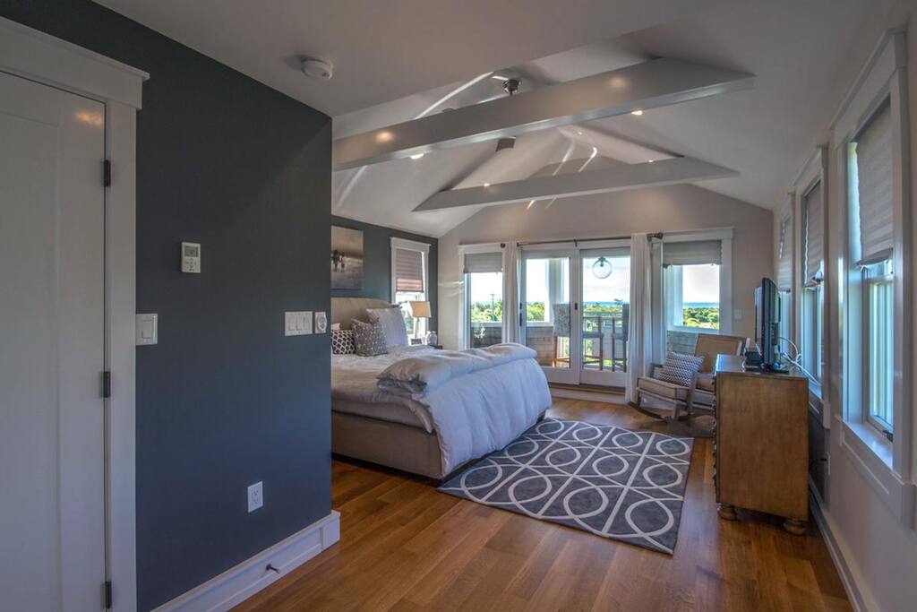 Master Bedroom Main Floor