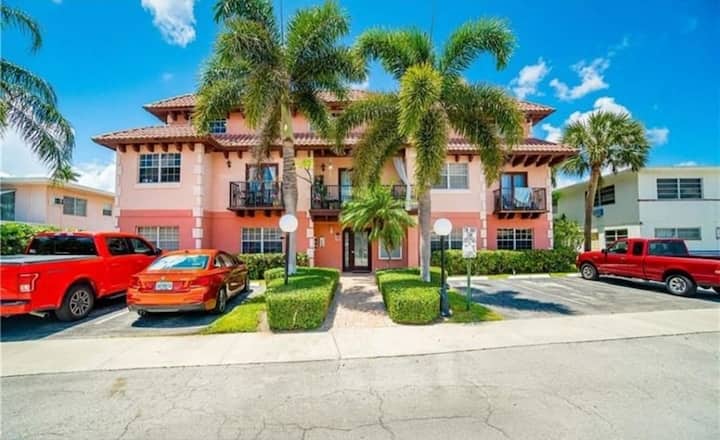 Casa deslumbrante de 5 quartos com piscina aquecida e sala de jogos - Casas para Alugar em Fort Lauderdale, Flórida, Estados Unidos - Airbnb