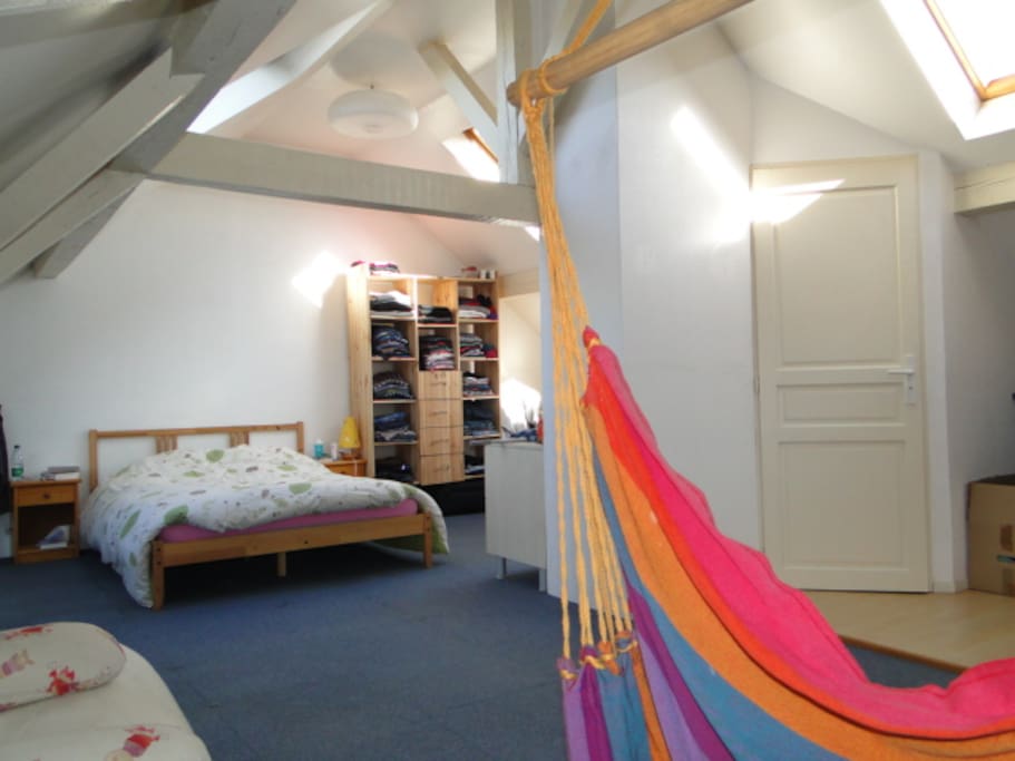 chambre de 35 m2, très lumineuse