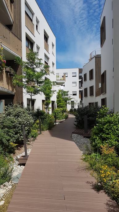 IN A BRAND NEW RESIDENCY PROJECT (2016) : VERY QUIET, AIRY AND GREEN