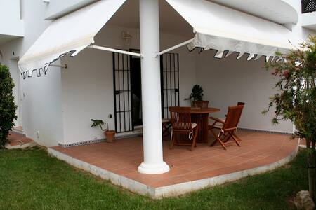 Top 20 urbanización novo santi petri vacation rentals, vacation ... Adosa muebles de sala