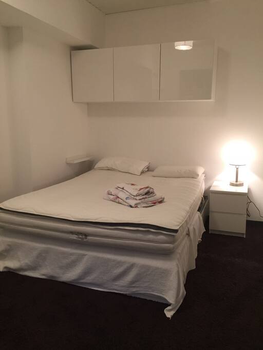 Sleeping room - bed