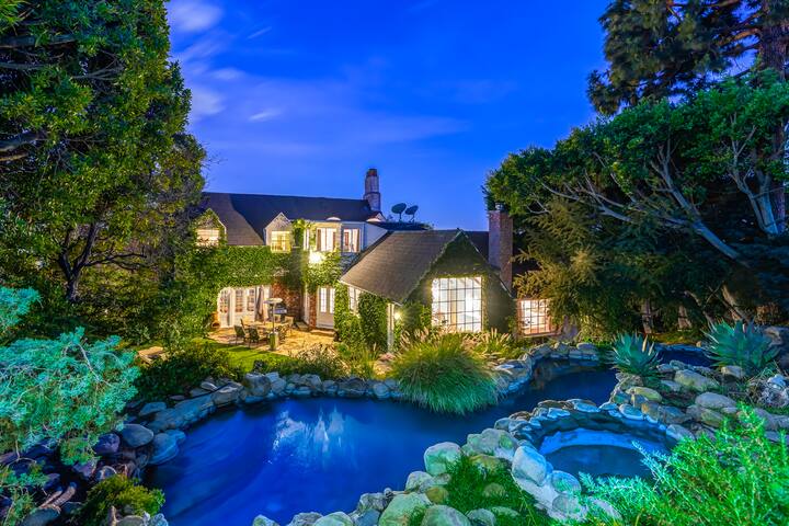 The Iconic Orson Welles Lagoon by Villaway gallery image 4