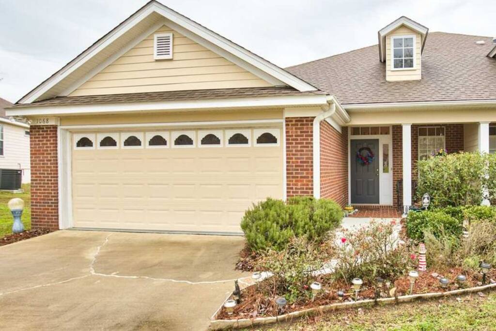 Cozy Single story Townhouse