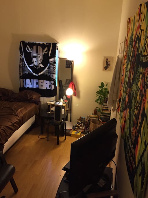 Another bedroom available with tempur-pedic mattress, cable television, larger room