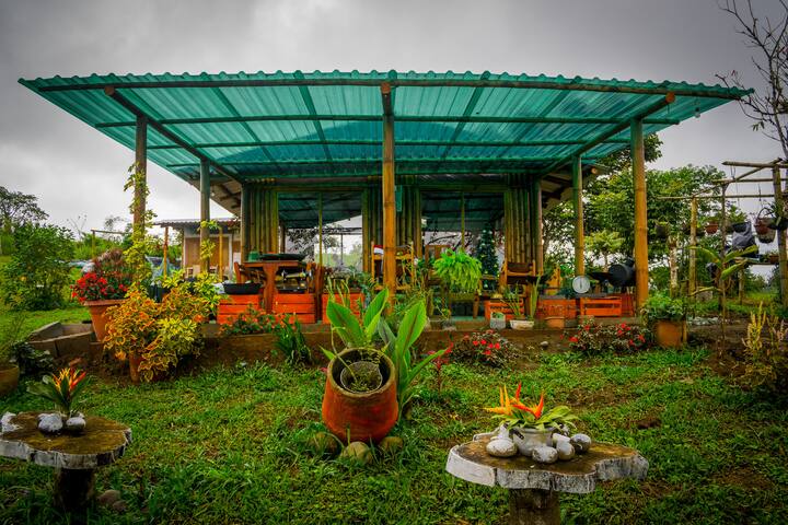 Cabaña Romántica con Vistas Panorámicas - Estancias en una granja en