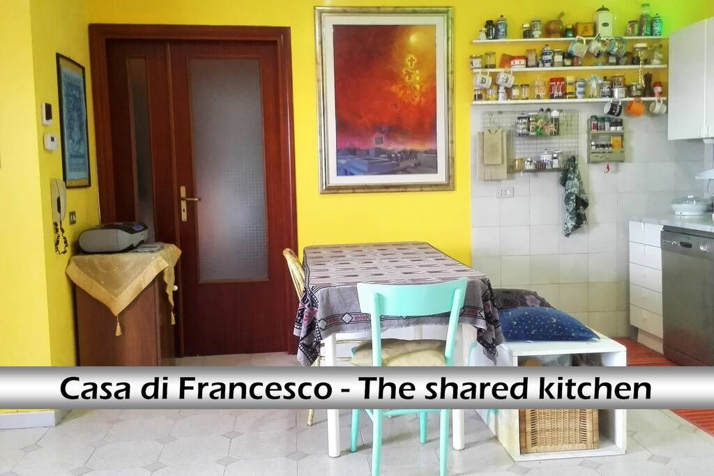 La cucina condivisa - The shared kitchen