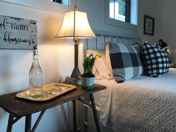 Wine Country Studio|Walk to Dundee Wineries - Houses for Rent in Dundee ...