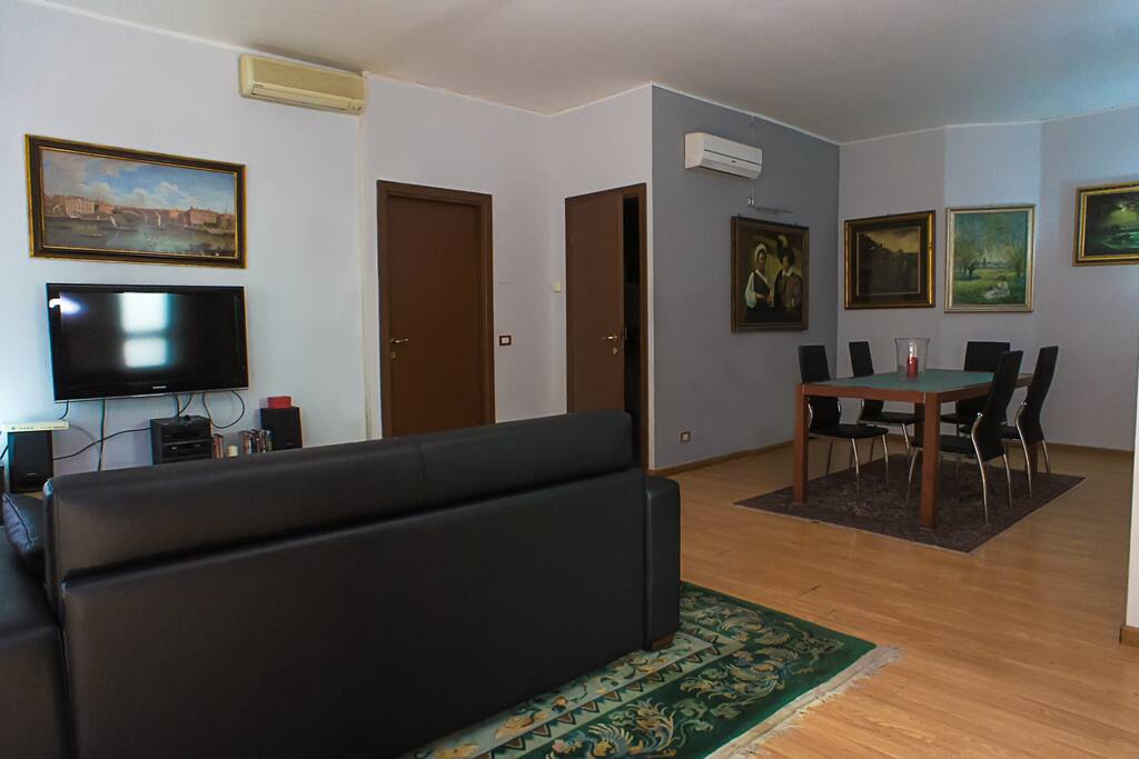 Salone,TV, Sala da pranzo