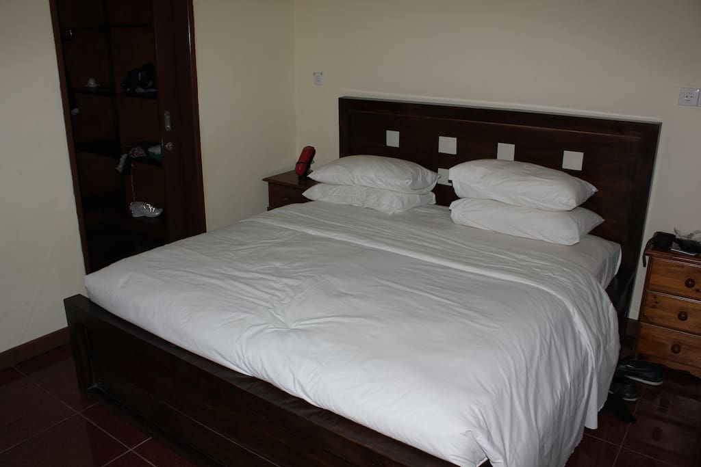 Main Bedroom with ensuite and walk in robe.