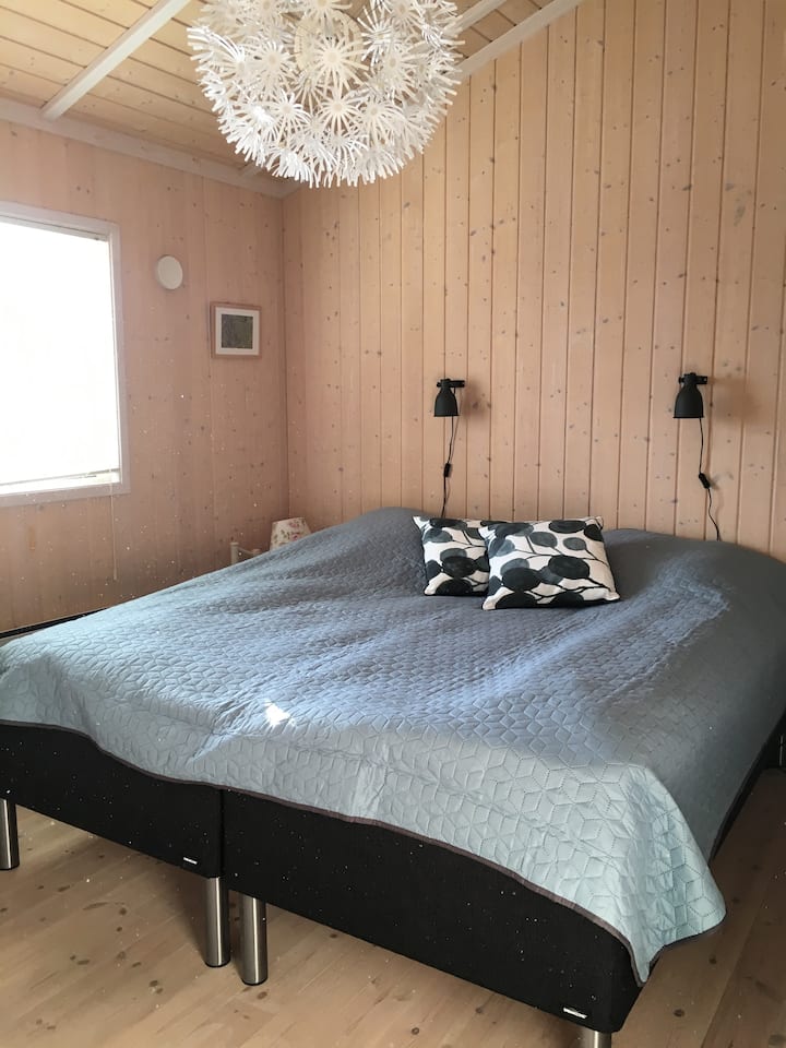 „მთავარი საძინებელი“ სენგის ქ. 200x180. 