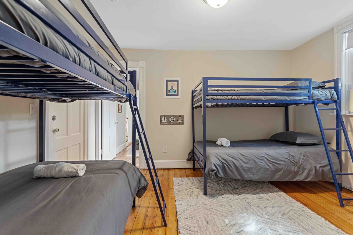 ห้องนอน 6 บนชั้น 3 (เตียงสองชั้นสองเตียง)