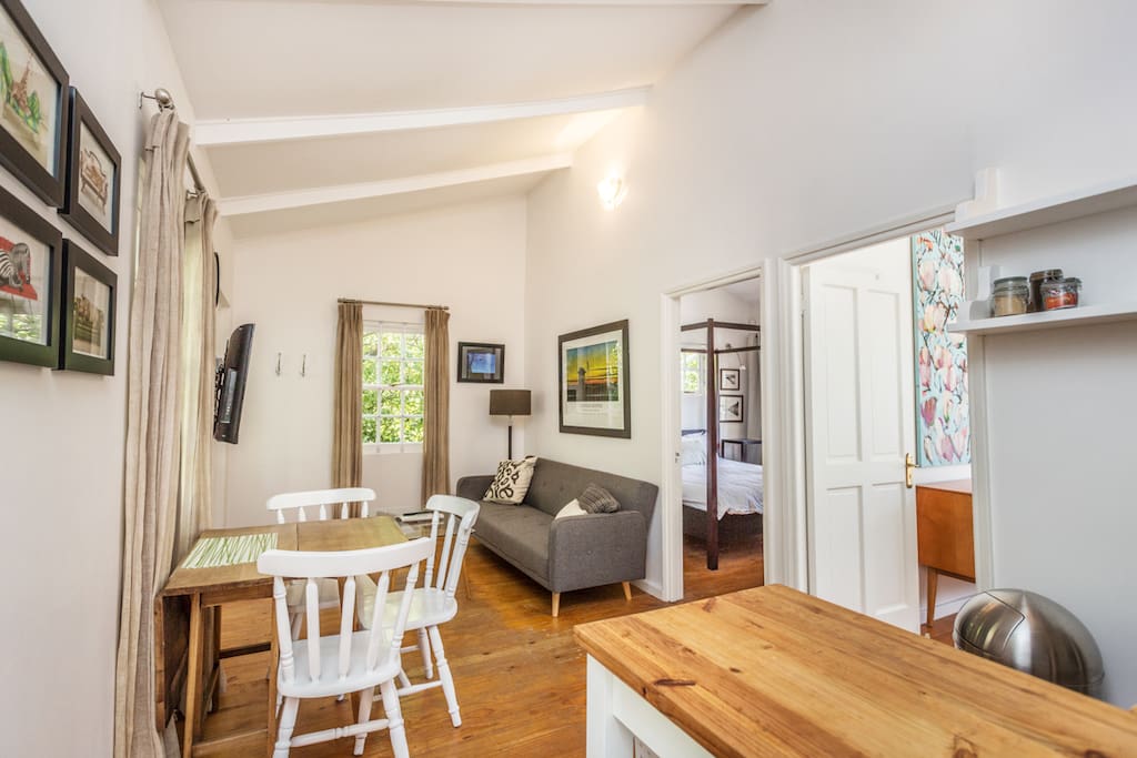Living area, dining area, TV with Netflix