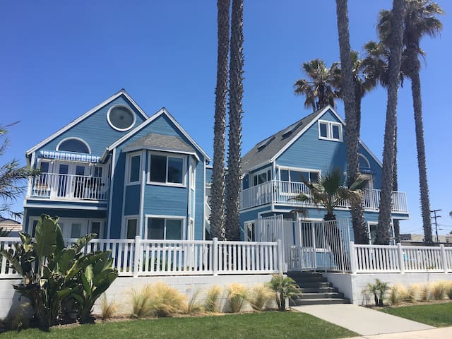 Big Blue #2-Ocean Beach Modern Home by Sand +Views